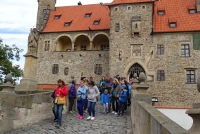 Výlet na hrad Bouzov a do Javoříčských jeskyní 22.9.2018