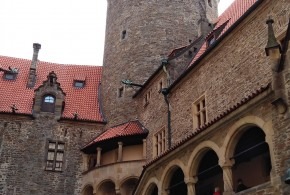 Výlet na hrad Bouzov a do Javoříčských jeskyní 22.9.2018