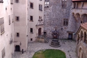 Výlet na hrad Bouzov a do Javoříčských jeskyní 22.9.2018