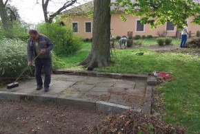 Brigáda na úklid vlkovské návsi 28.4.2019